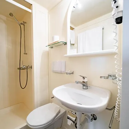 Restaurant Bad Gutenburg Szálloda 2*